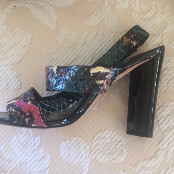 Vince Camuto heels - Picture 2 of 6